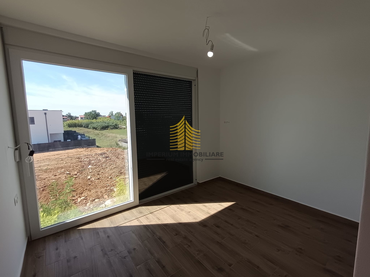 Appartamento, Vendita, Privlaka, 103,50 m², 3,5 locali (3 camere + soggiorno con angolo cottura)