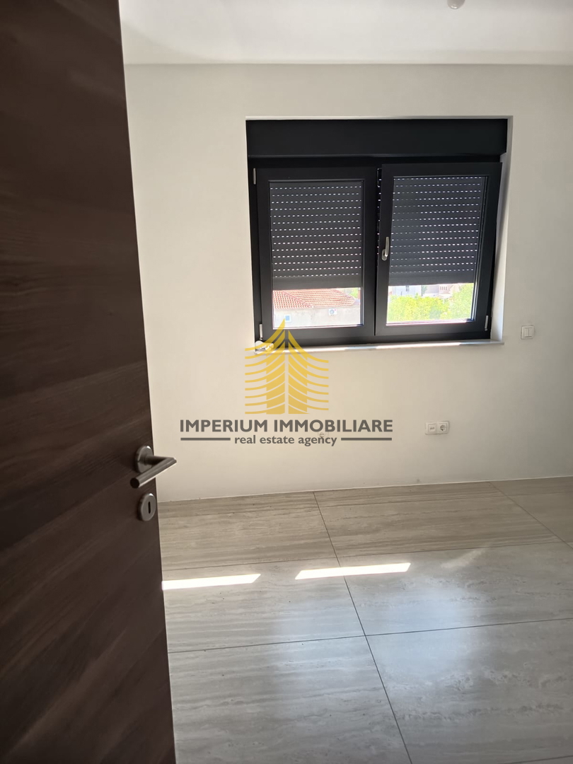 Appartamento, Vendita, Privlaka, 176,22 m2, 2,5 locali (2 camere da letto + soggiorno doppio)