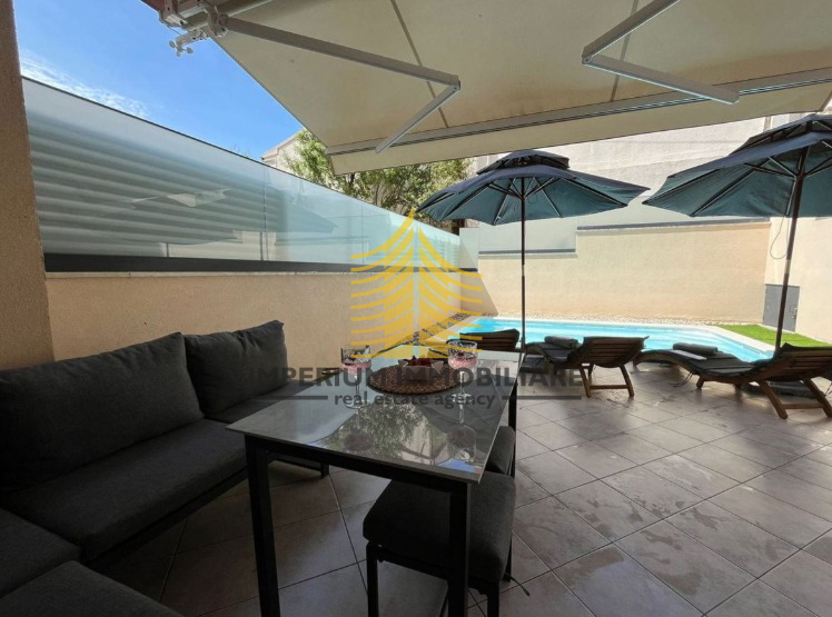 Appartamento, Vendita, Makarska, 75m2, 2,5 locali (2 camere + soggiorno con angolo cottura)