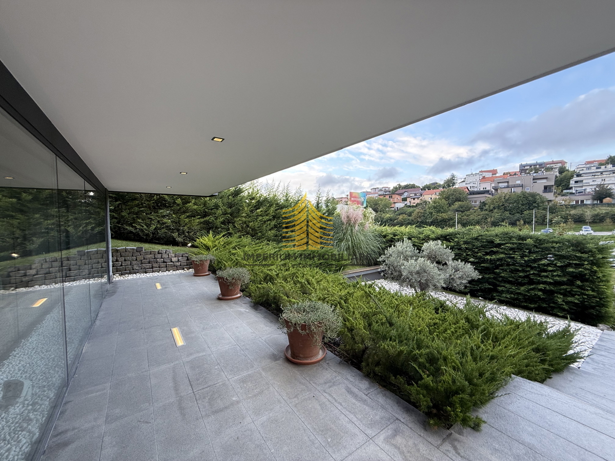 Casa, Vendita, Podsljeme, Gračani, 420m2, Indipendente