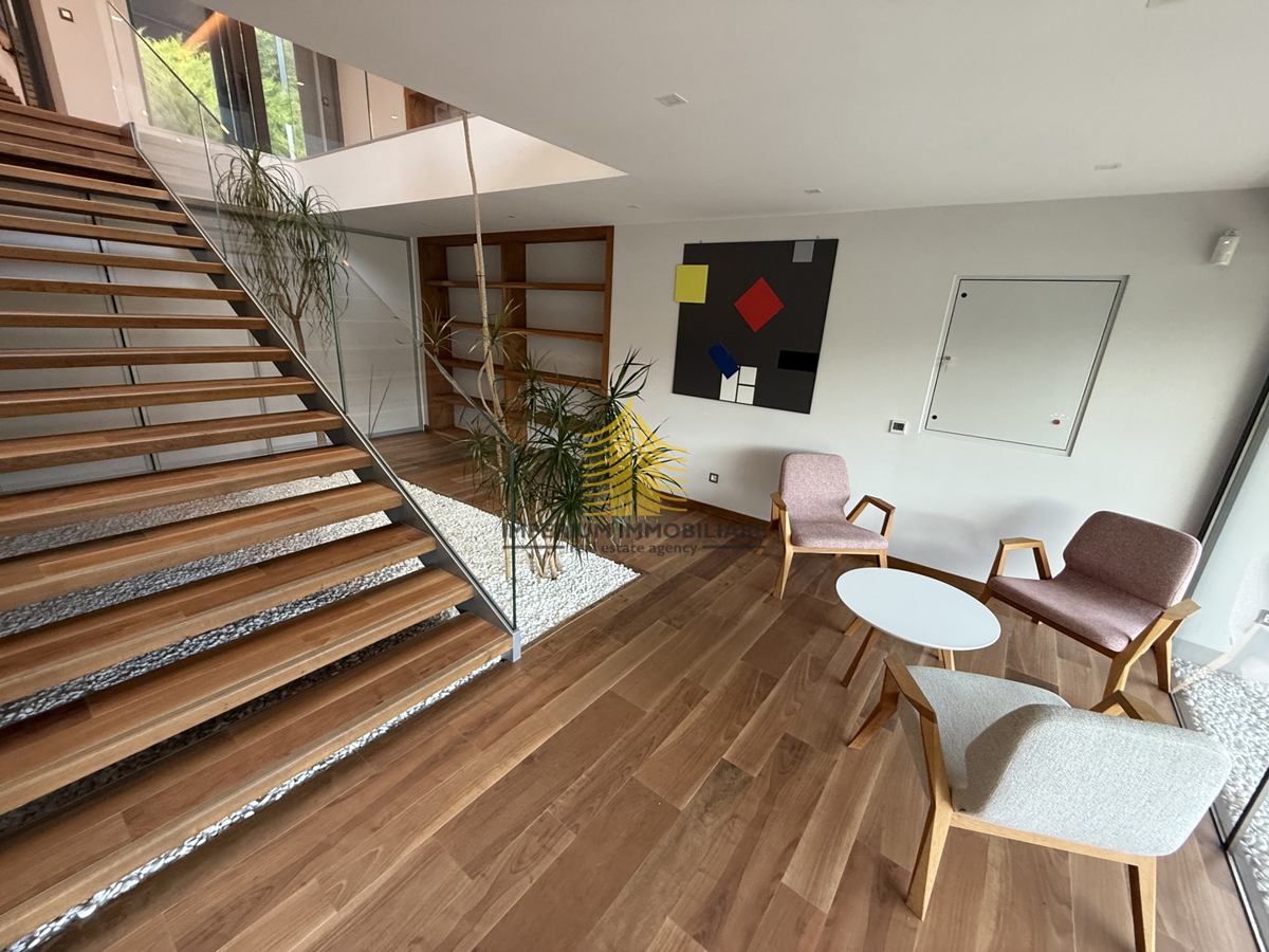 Casa, Vendita, Podsljeme, Gračani, 420m2, Indipendente