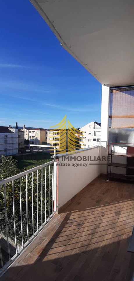 Appartamento, Vendita, Kaštel Kambelovac, 57m2, 3,5 locali (3 camere + sala da pranzo)