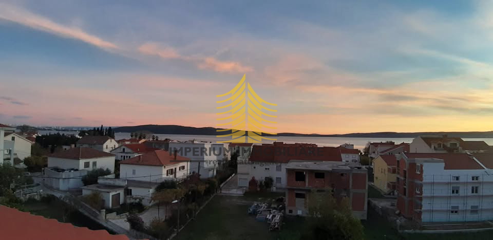 Appartamento, Vendita, Kaštel Kambelovac, 57m2, 3,5 locali (3 camere + sala da pranzo)