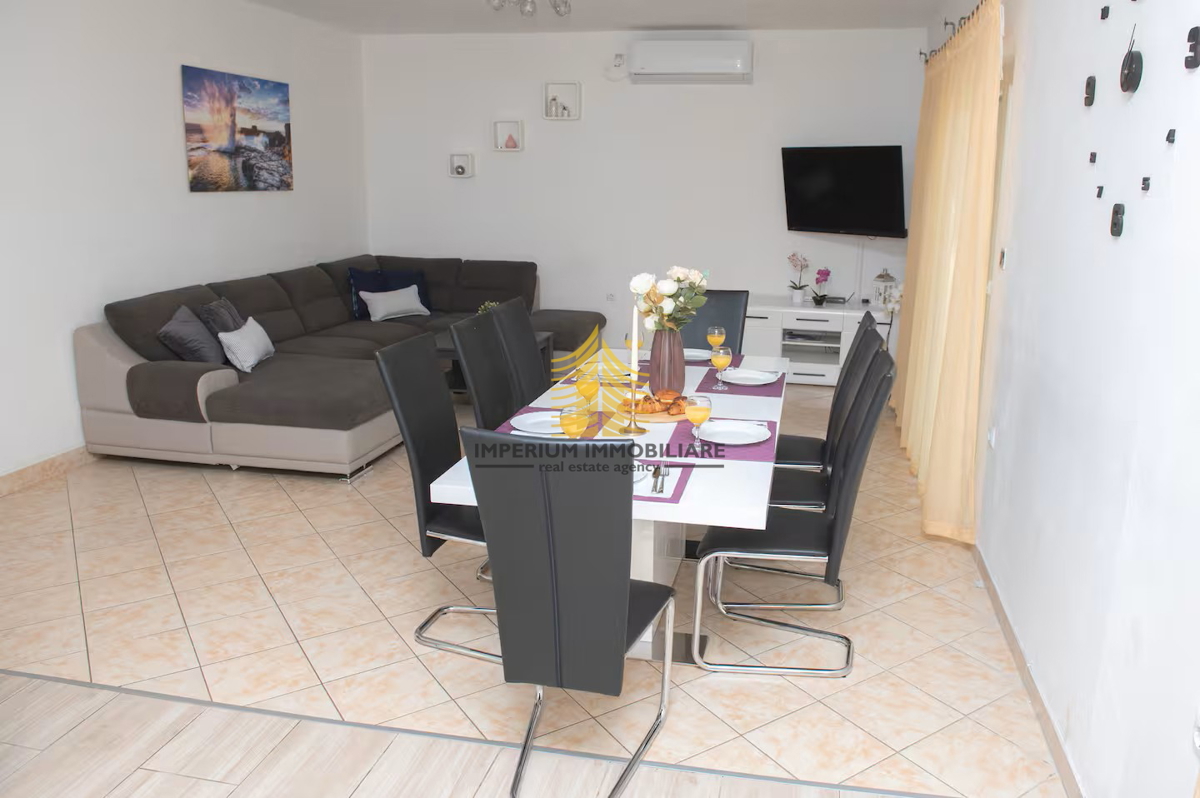 Casa, Vendita, Podstrana, 150m2, Casa bifamiliare