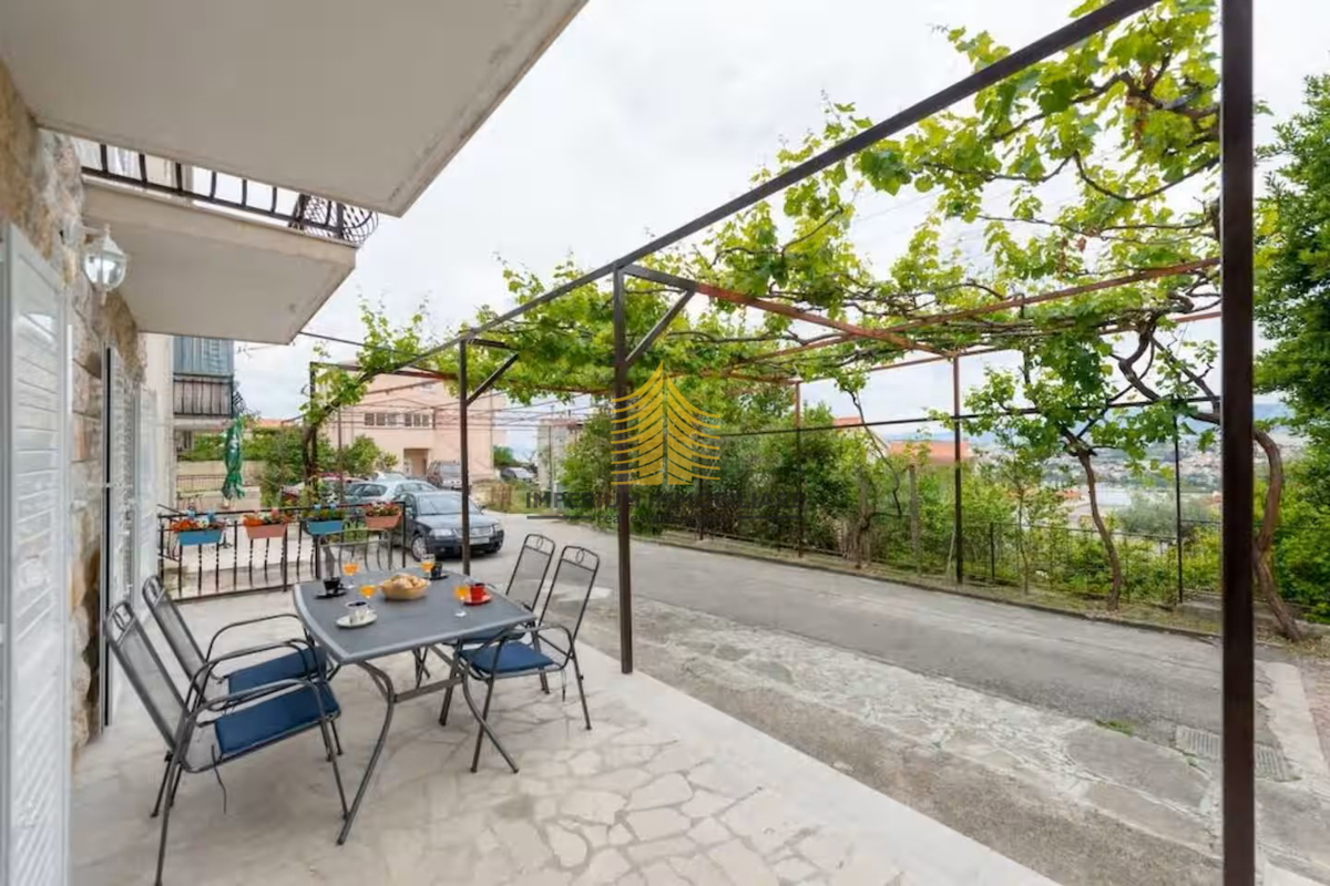 Casa, Vendita, Podstrana, 150m2, Casa bifamiliare