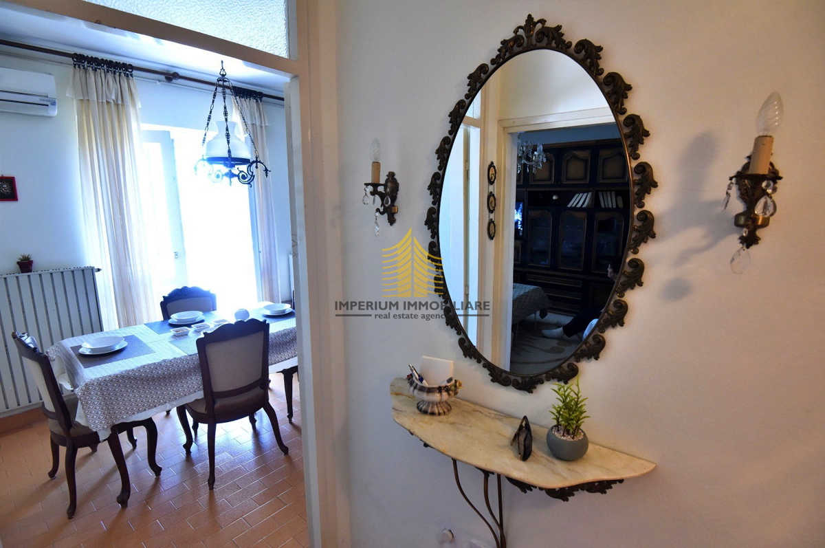 Appartamento, Vendita, Zadar, Poluotok (centro), 76,64 m², 2,5 locali (2 camere + soggiorno)