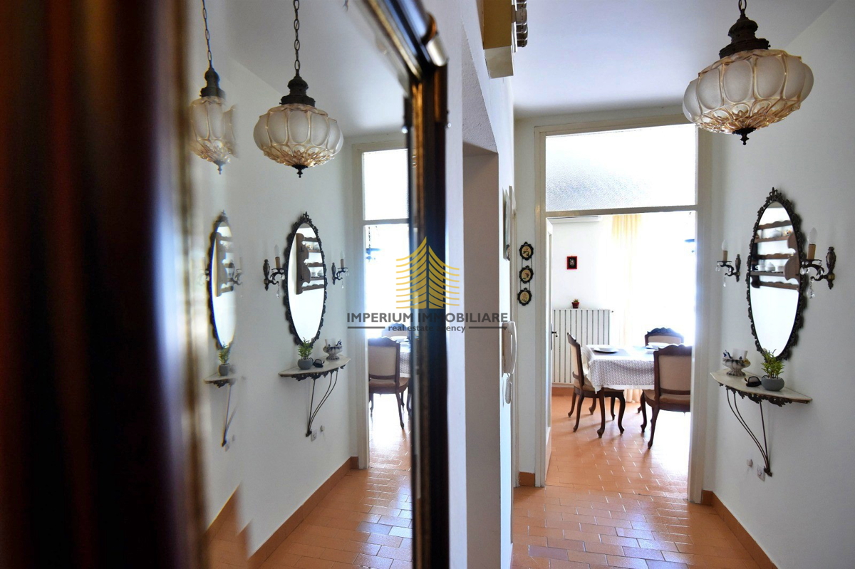 Appartamento, Vendita, Zadar, Poluotok (centro), 76,64 m², 2,5 locali (2 camere + soggiorno)