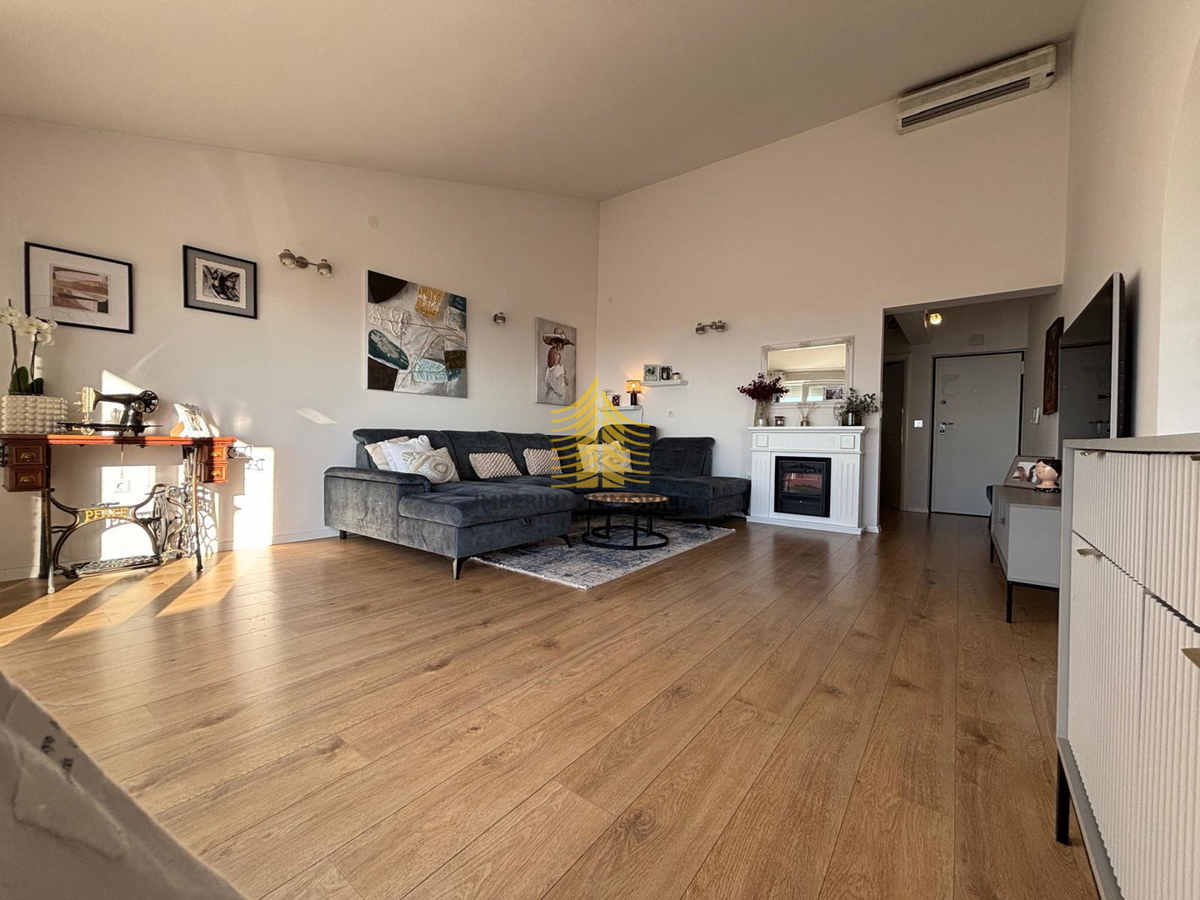 Appartamento, Vendita, Split, Žnjan, 97,23 m², 3,5 locali (3 camere + sala da pranzo)