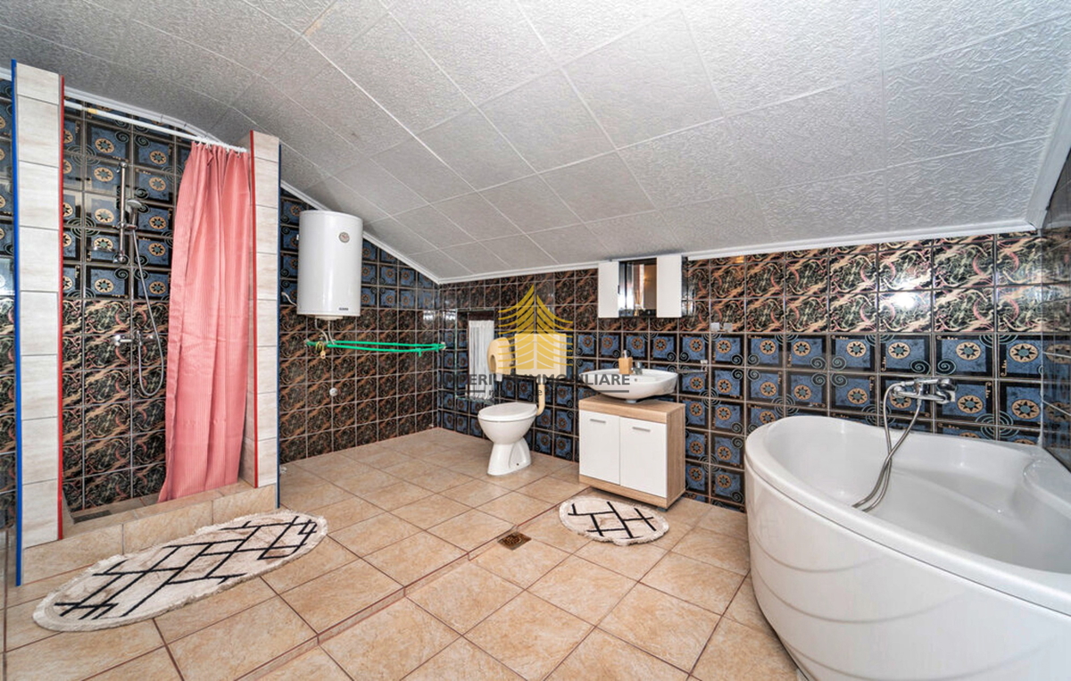 Casa, Vendita, Benkovac, Donji Karin, 250m2, Indipendente