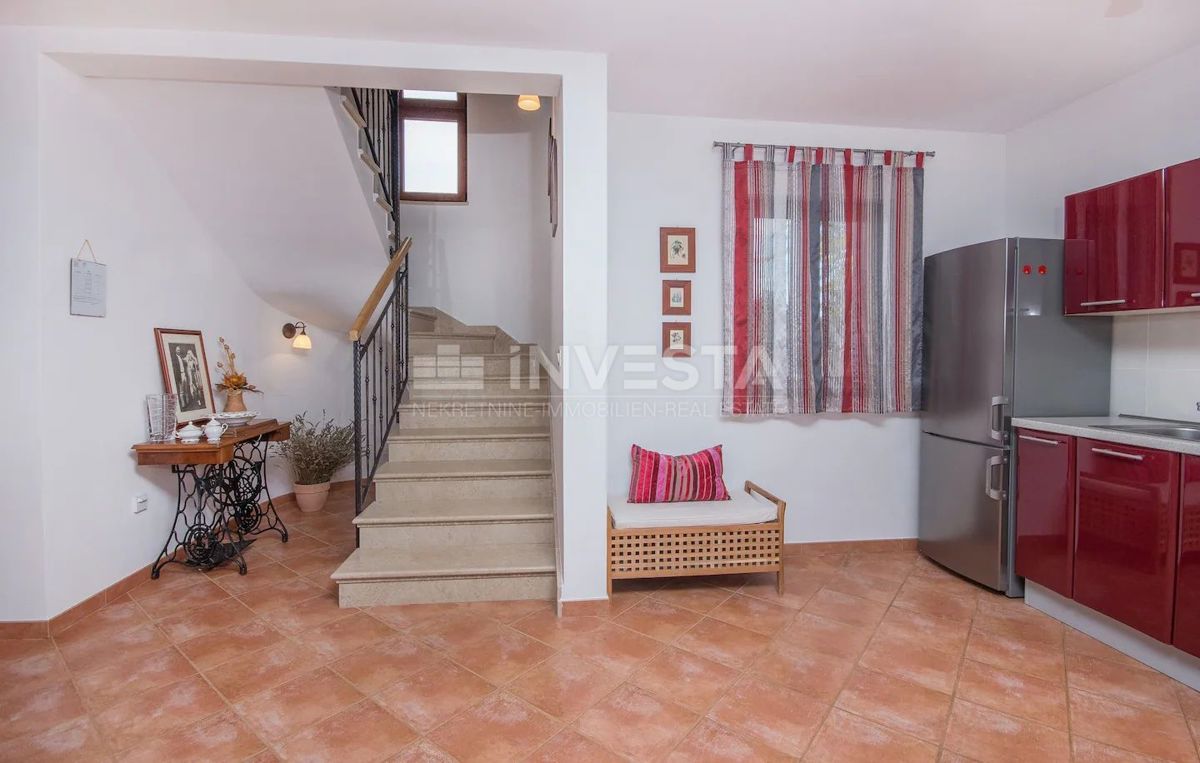 Croazia, Istria, dintorni di Digniano, bellissima villa con piscina e garage, 3 camere da letto