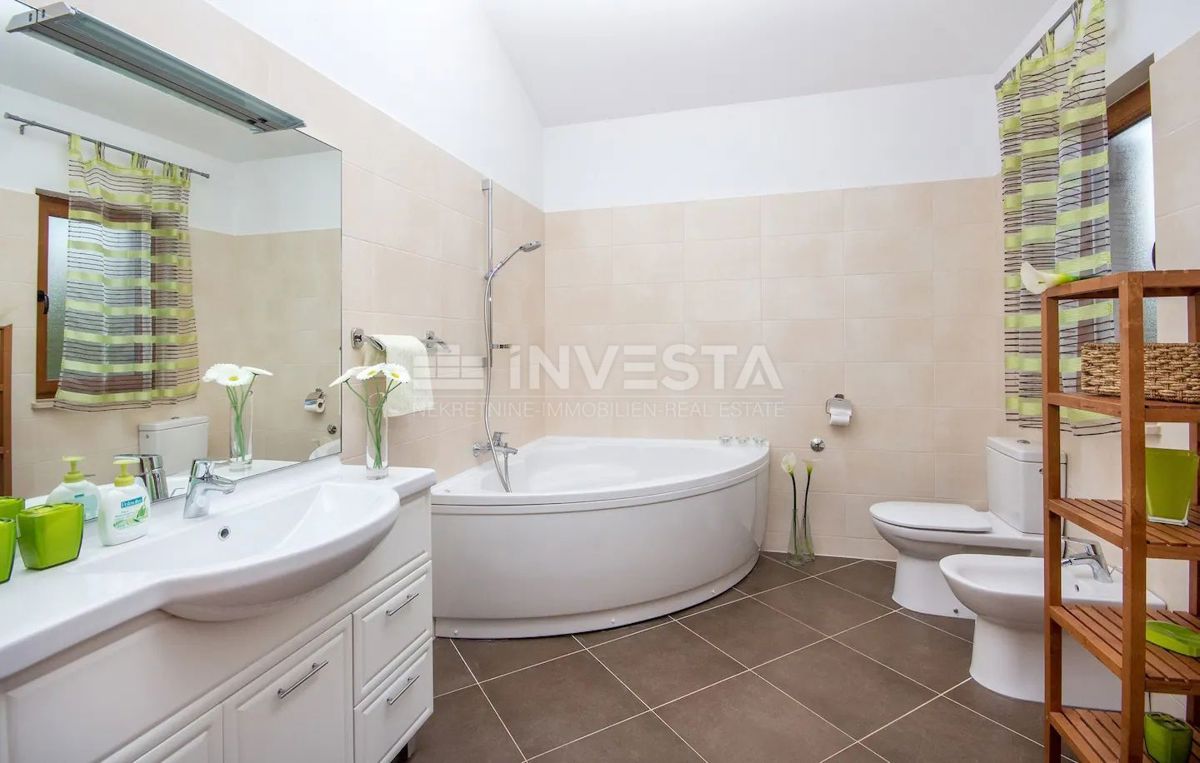 Croazia, Istria, dintorni di Digniano, bellissima villa con piscina e garage, 3 camere da letto