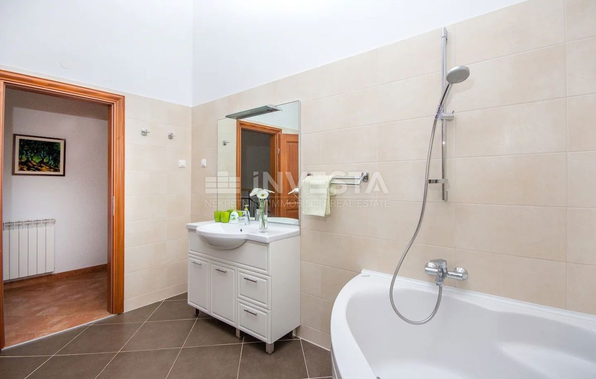 Croazia, Istria, dintorni di Digniano, bellissima villa con piscina e garage, 3 camere da letto