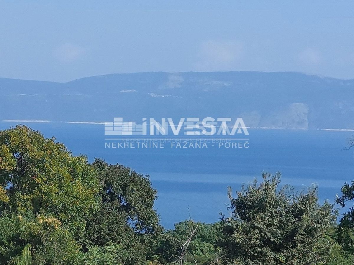 Zona Labin, terreno edificabile 1615 m2 con vista mare