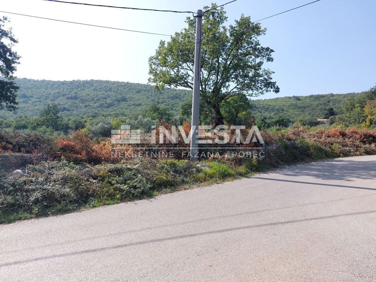 Zona Labin, terreno edificabile 1615 m2 con vista mare