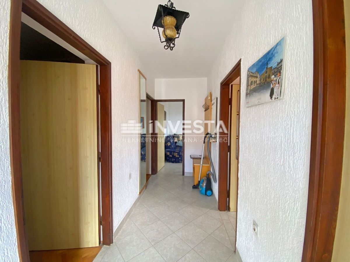 Medulin, Casa indipendente con 3 unità abitative e vista mare