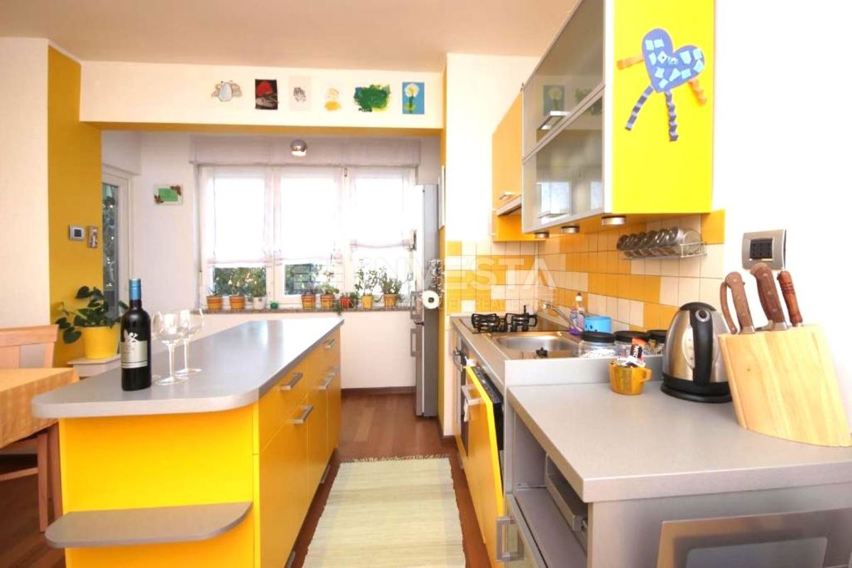 Pola, appartamento completamente arredato al 2° piano