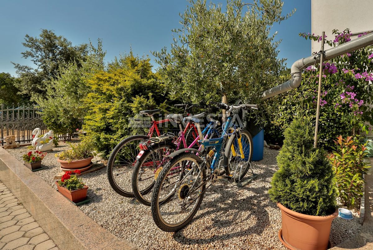 Casa con 5 appartamenti, a 500 m dalla spiaggia, dintorni di Fasana