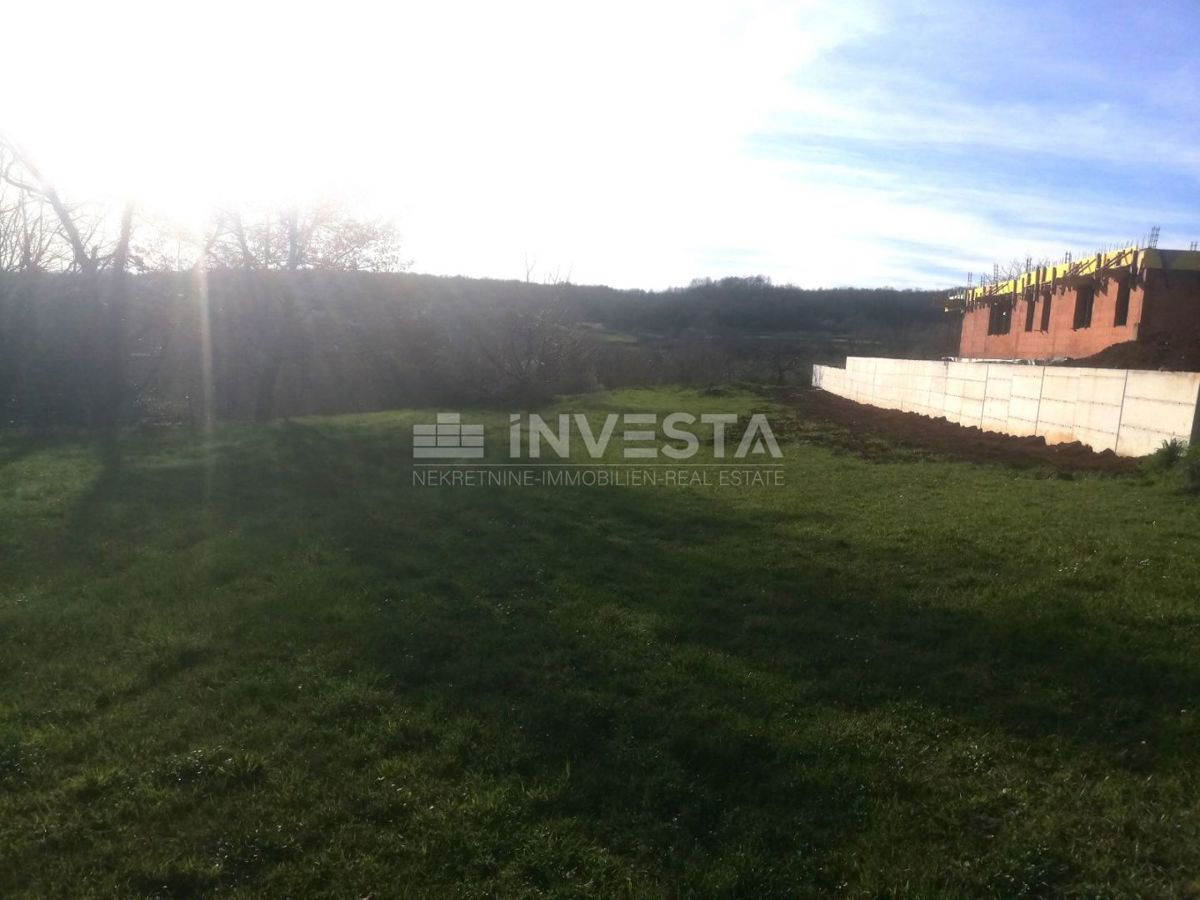 Sutivanac, tre terreni edificabili 4.088 m²