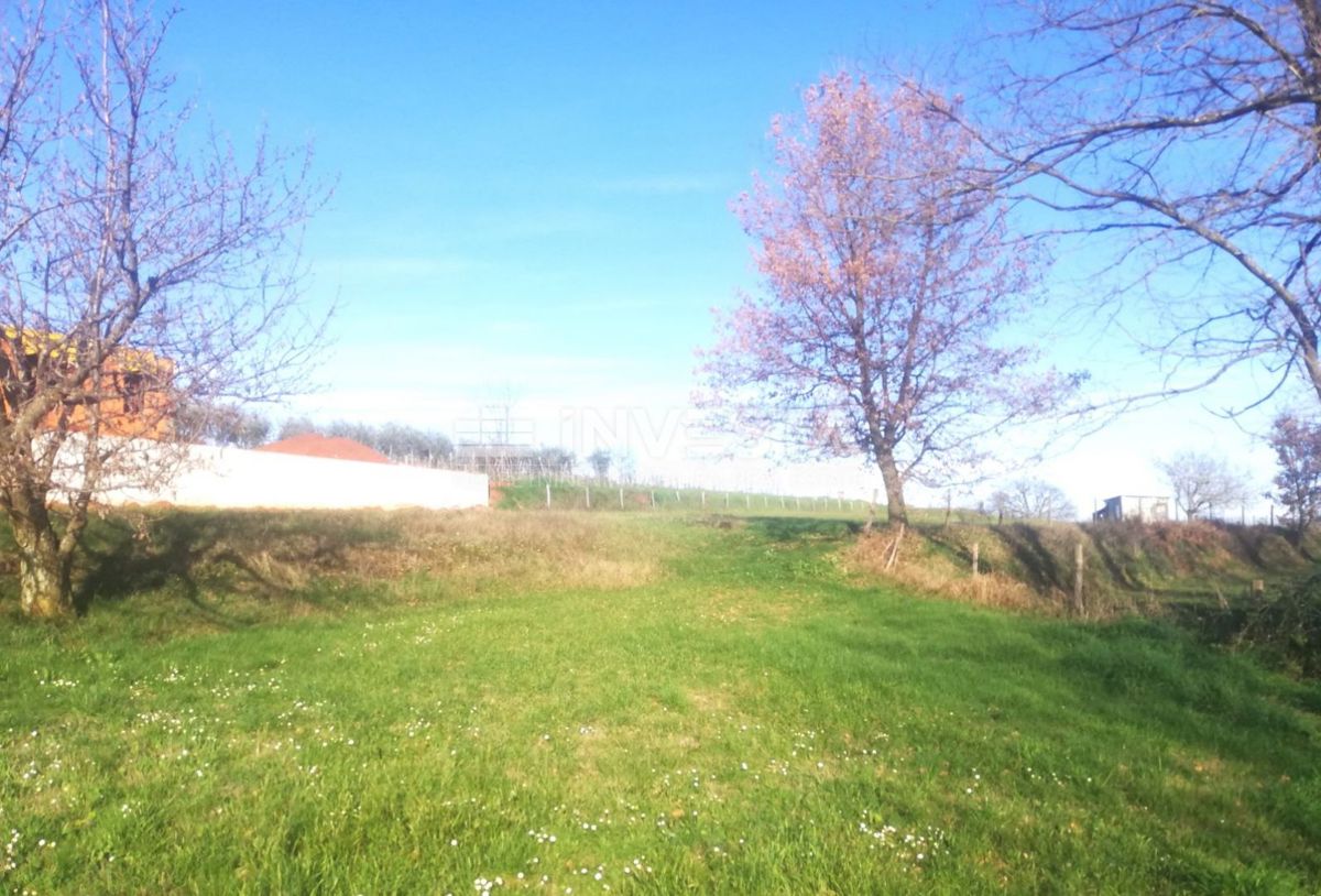 Sutivanac, tre terreni edificabili 4.088 m²