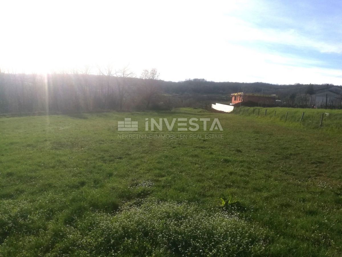 Sutivanac, tre terreni edificabili 4.088 m²