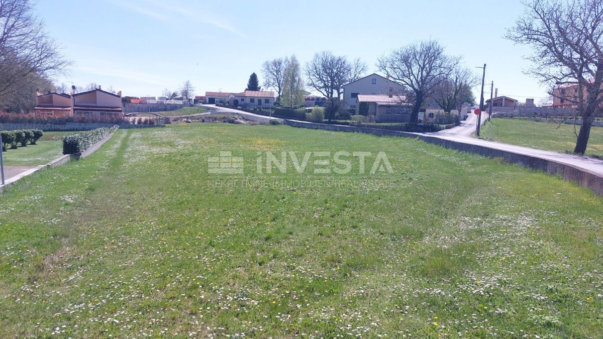 Terreno edificabile a Tinjan