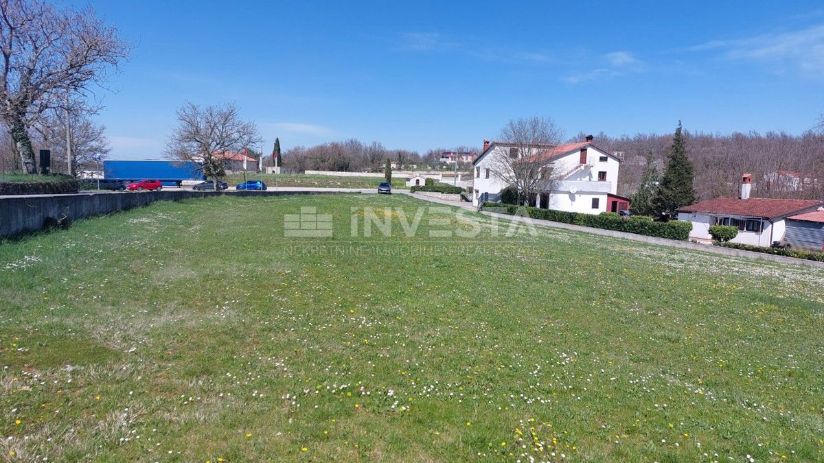 Terreno edificabile a Tinjan