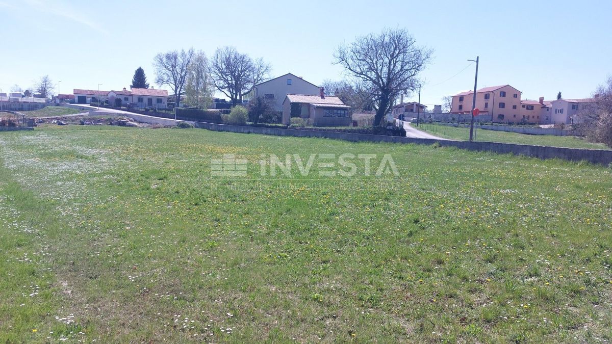 Terreno edificabile a Tinjan