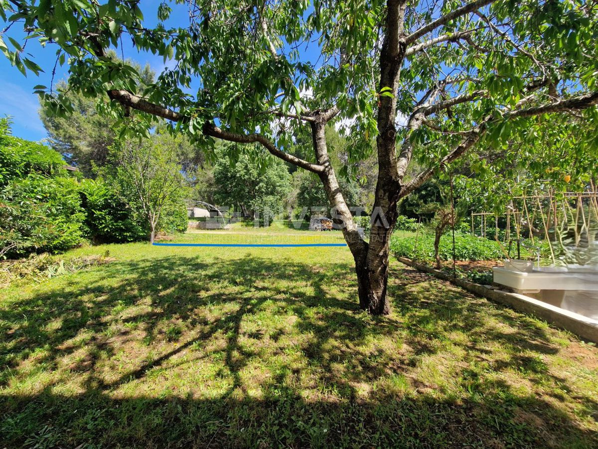 Casa con 6 unità abitative – vicino al mare