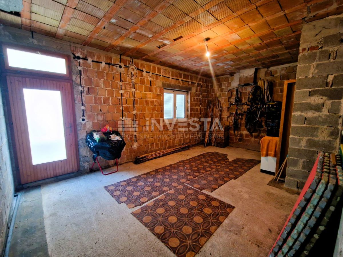 Casa con 6 unità abitative – vicino al mare