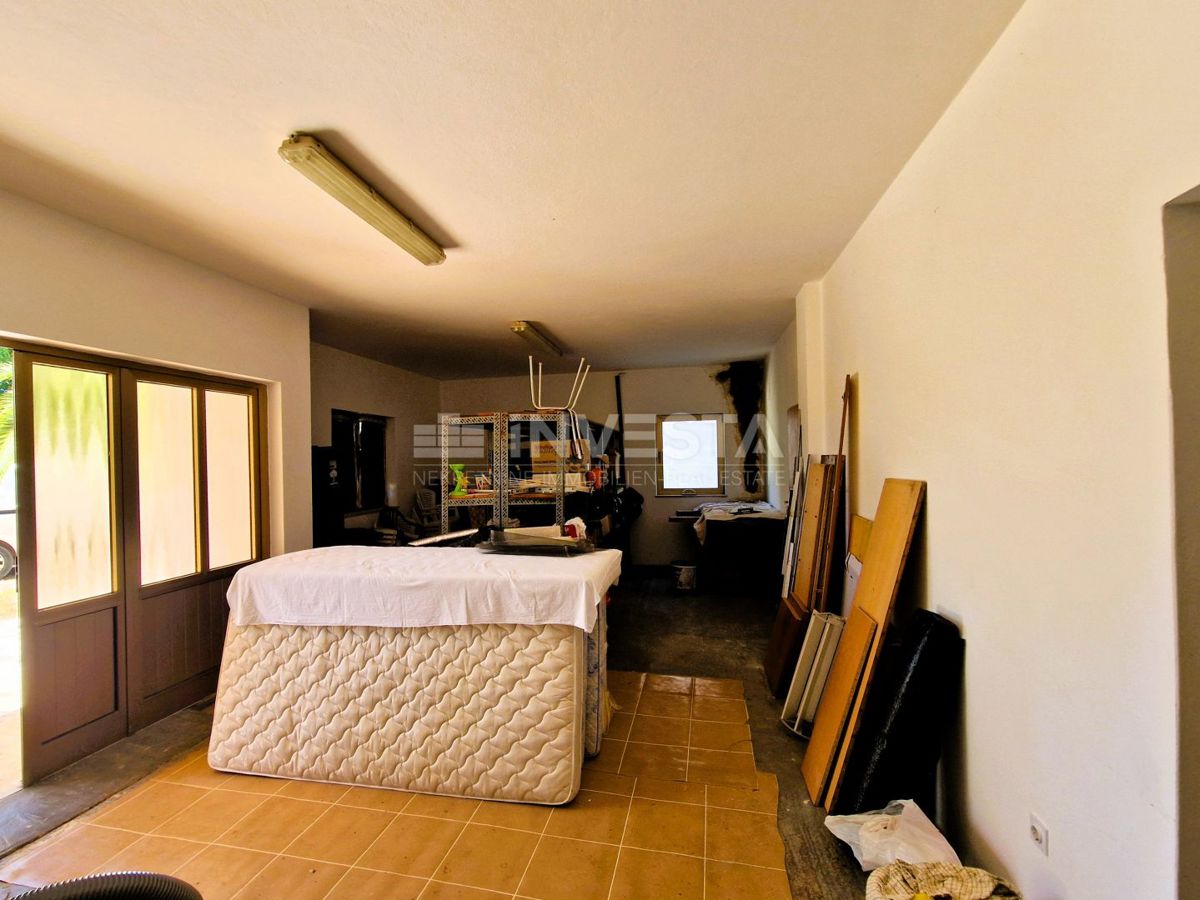 Casa con 6 unità abitative – vicino al mare