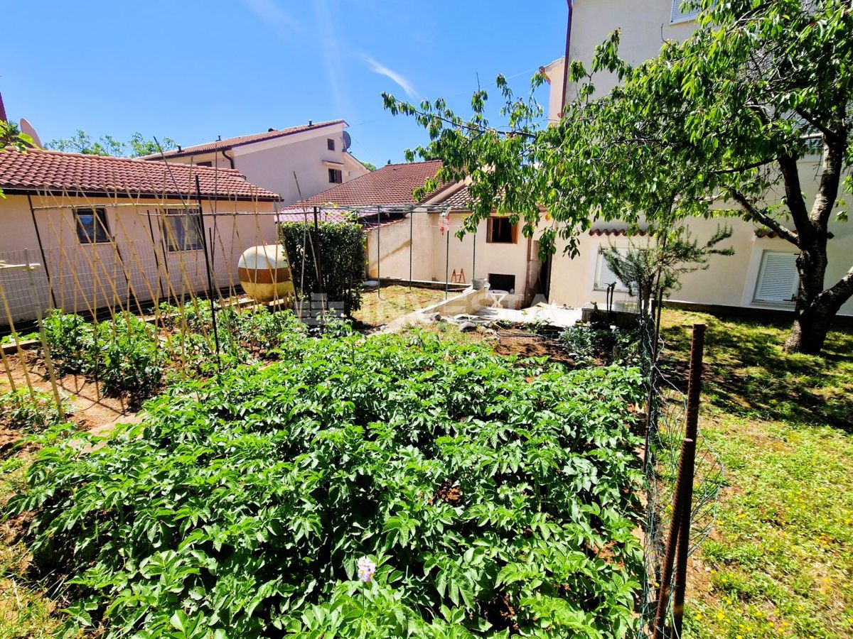 Casa con 6 unità abitative – vicino al mare