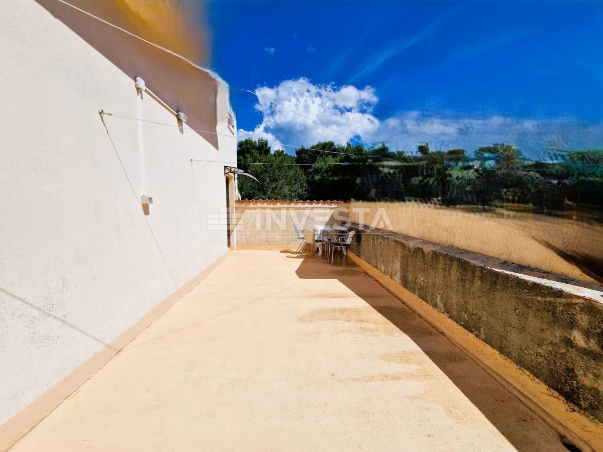 Casa con 6 unità abitative – vicino al mare