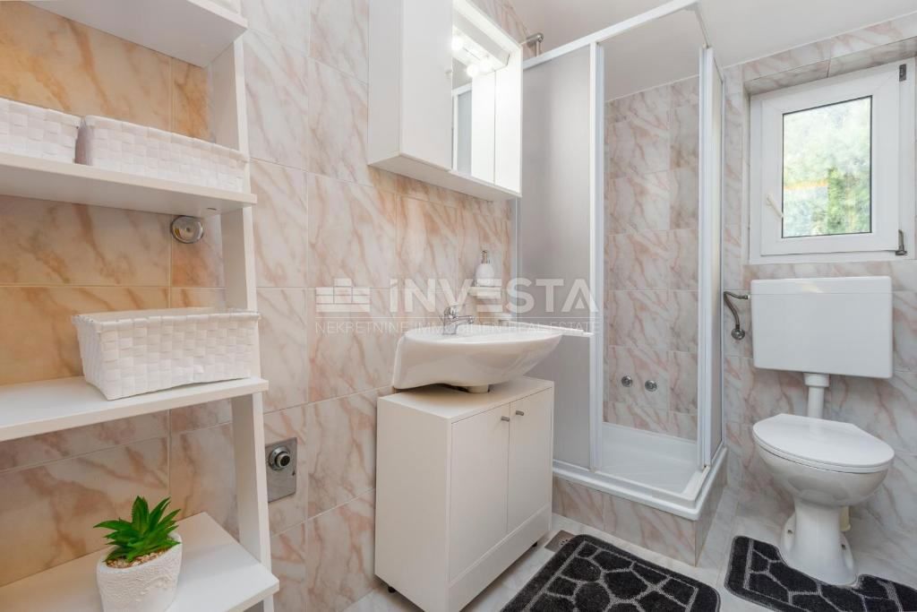 Casa con 6 unità abitative – vicino al mare