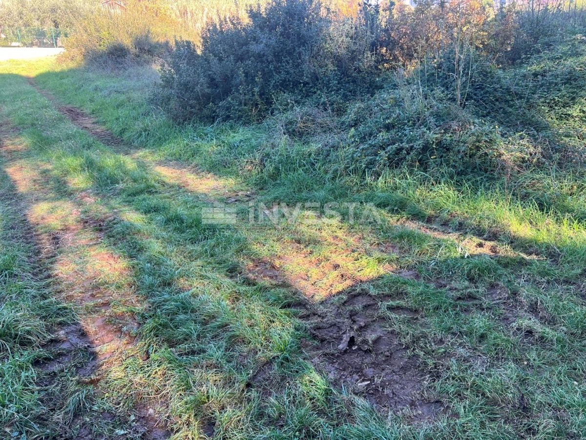 Pola, terreno edificabile, vicino al mare