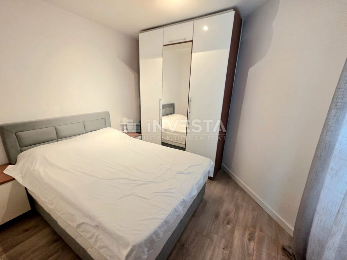 Barbariga (Pola), appartamento rialzato al piano terra con due camere da letto, a 700 metri dalla spiaggia