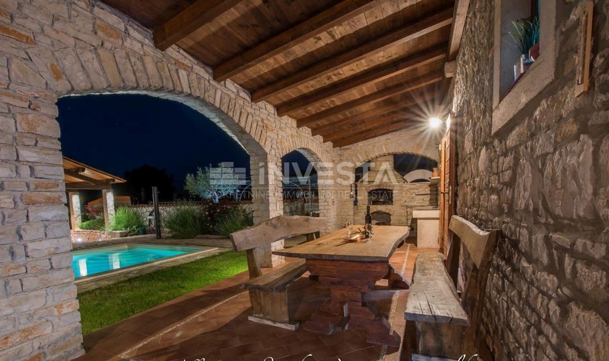 Casa rustica indipendente con piscina riscaldata