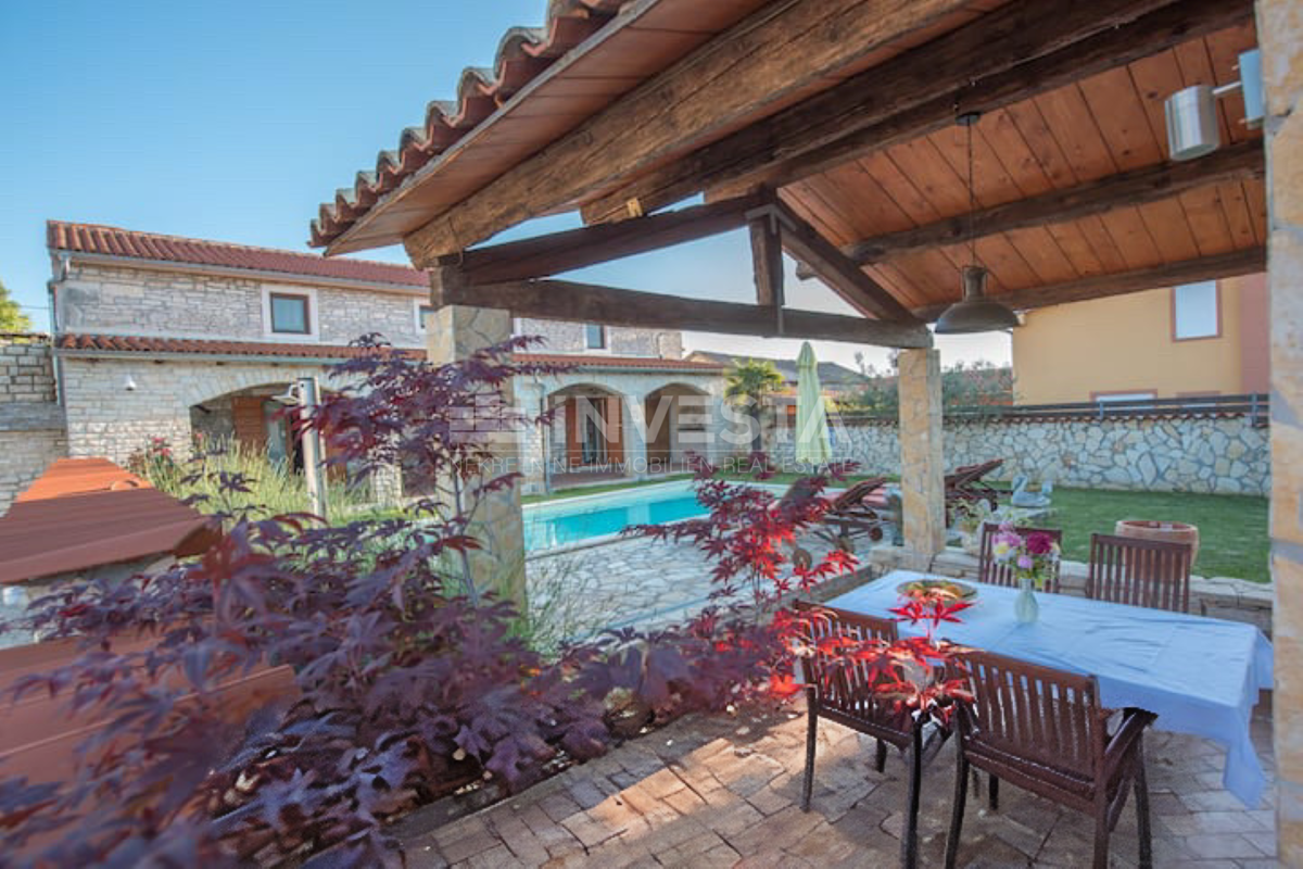 Casa rustica indipendente con piscina riscaldata