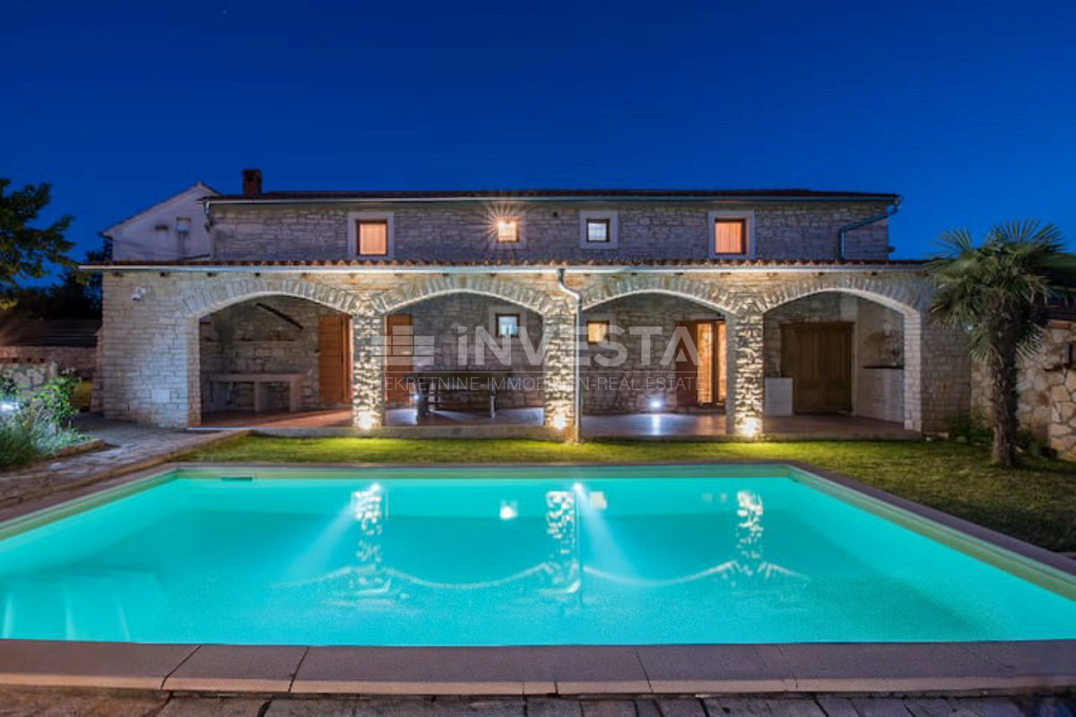 Casa rustica indipendente con piscina riscaldata