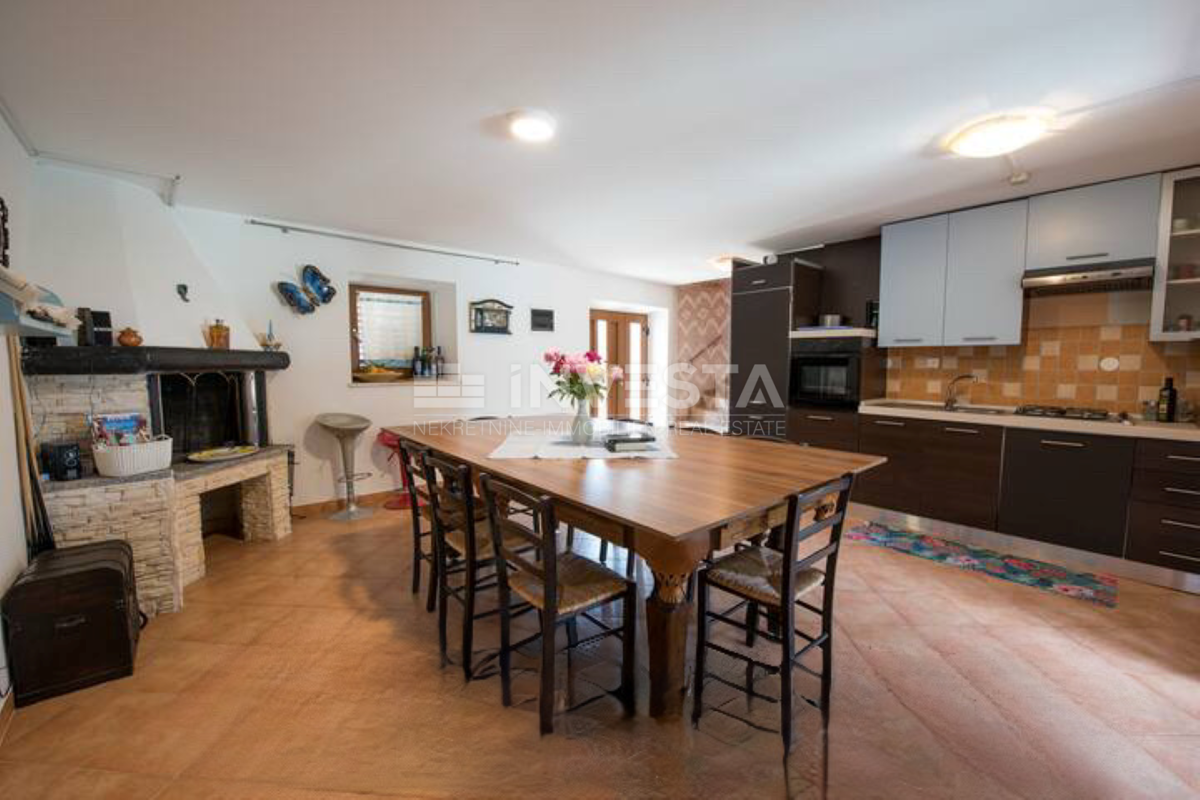 Casa rustica indipendente con piscina riscaldata