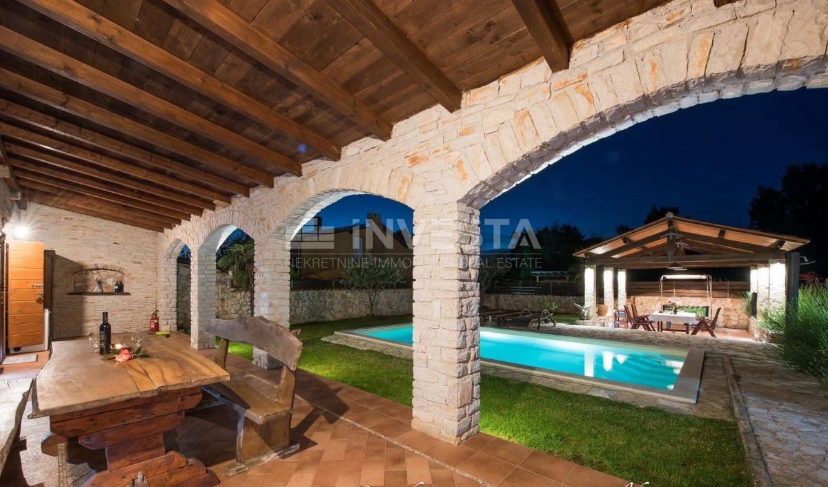 Casa rustica indipendente con piscina riscaldata