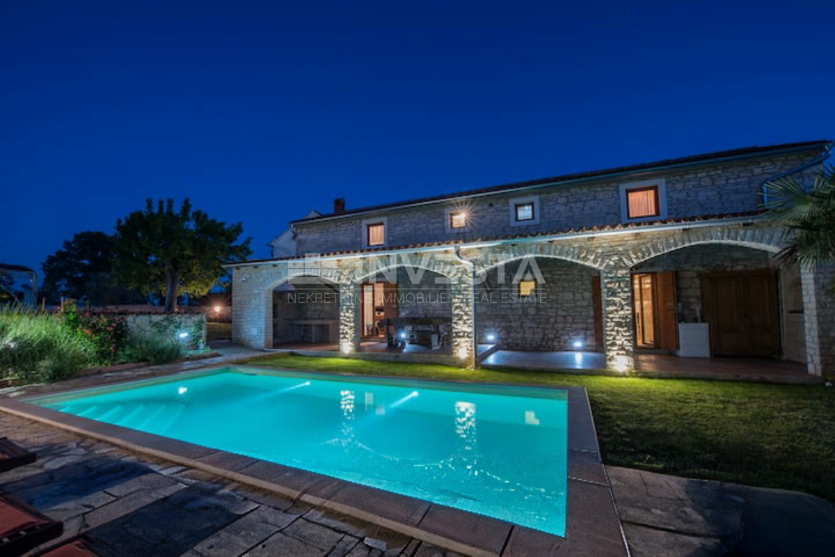Casa rustica indipendente con piscina riscaldata