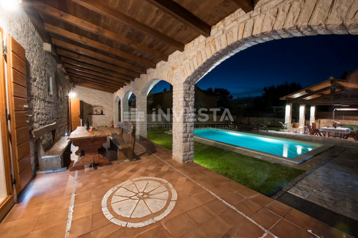 Casa rustica indipendente con piscina riscaldata