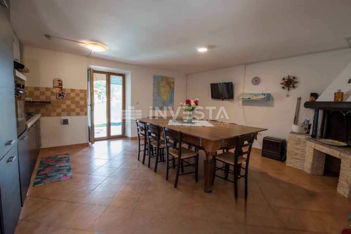 Casa rustica indipendente con piscina riscaldata