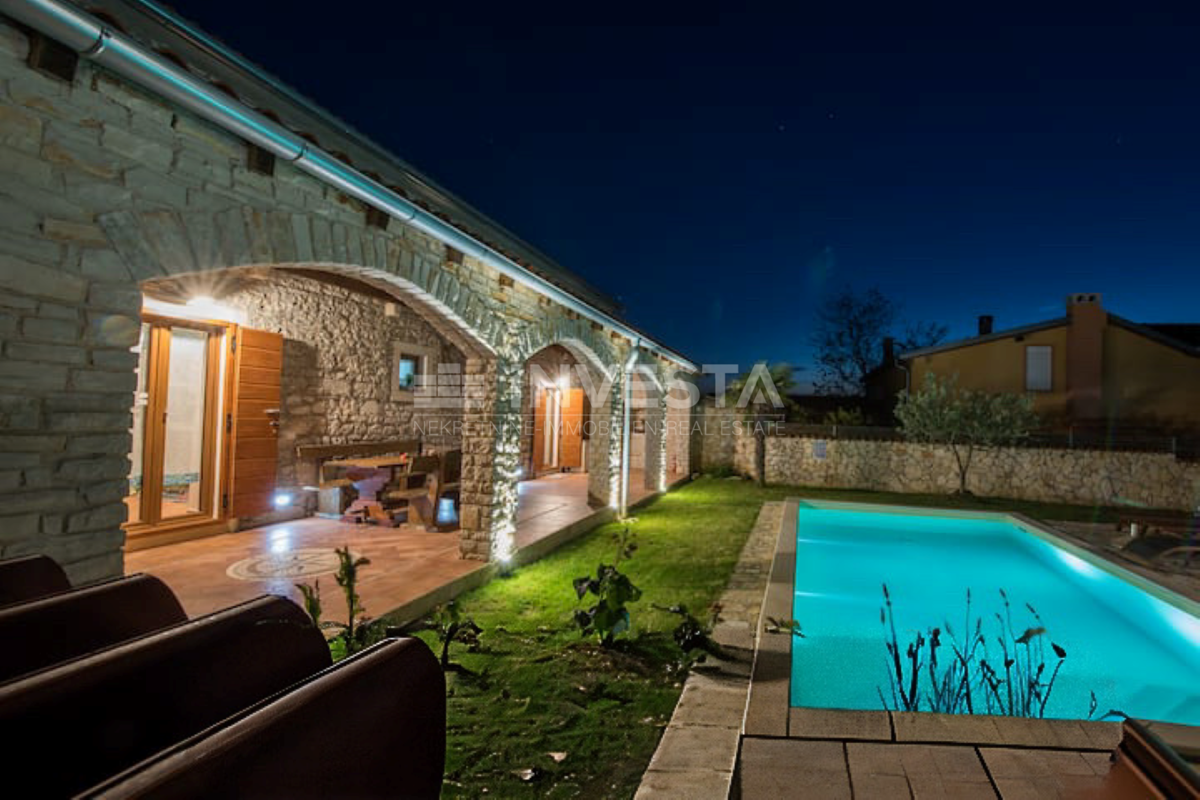 Casa rustica indipendente con piscina riscaldata