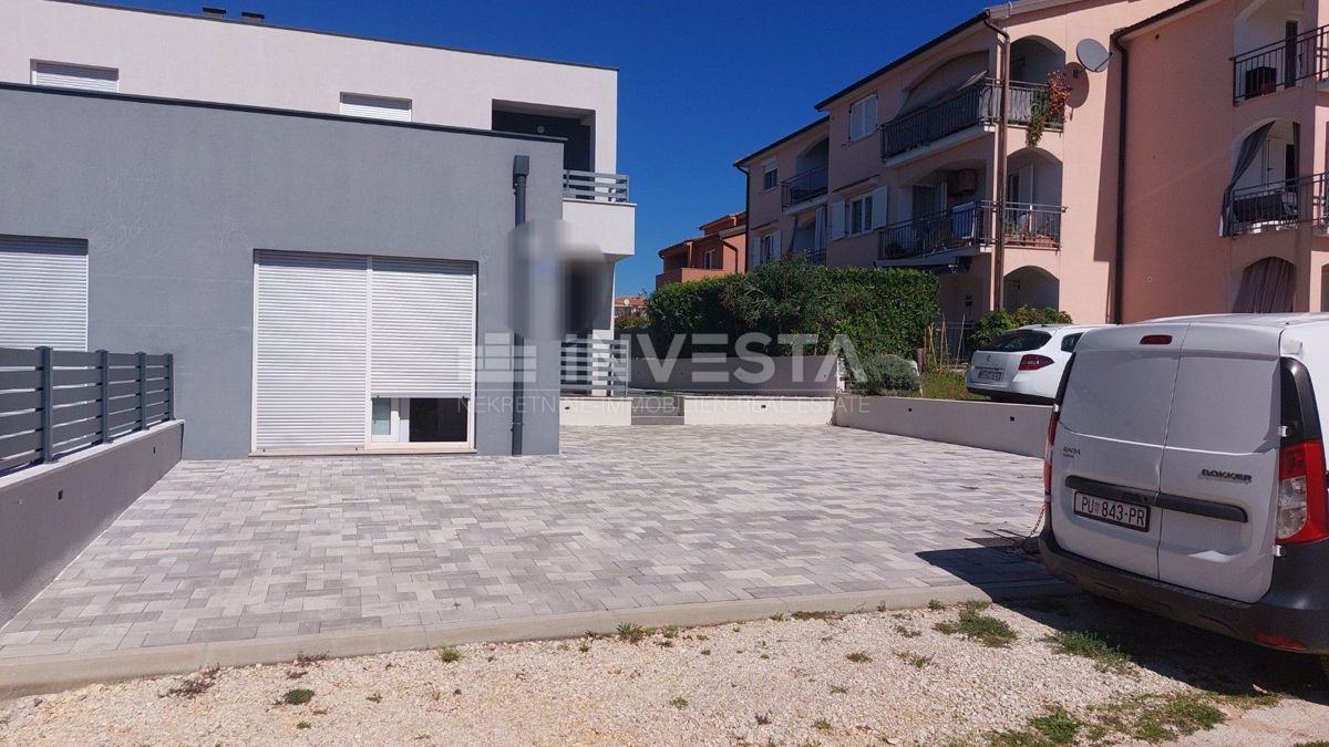 Cittanova, Casa bifamiliare con piscina