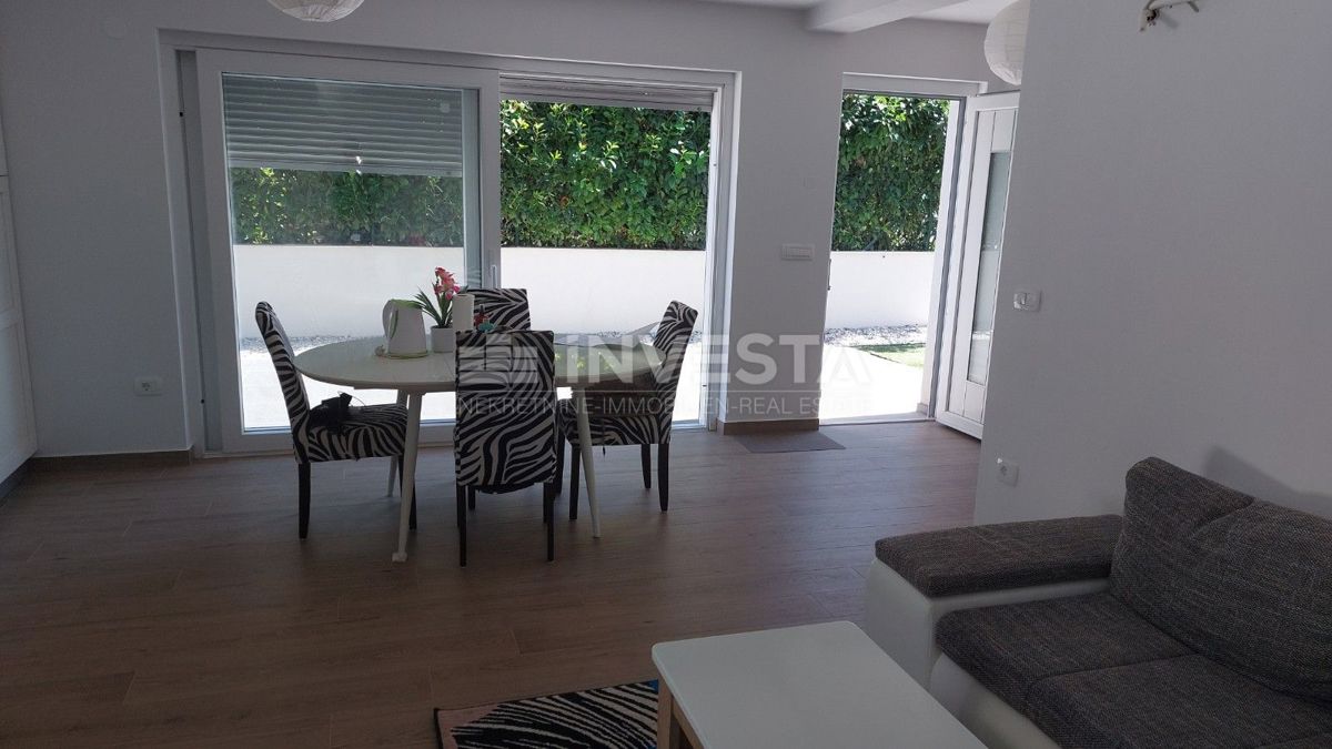 Cittanova, Casa bifamiliare con piscina