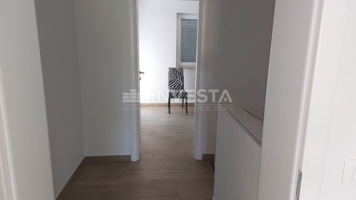 Cittanova, Casa bifamiliare con piscina