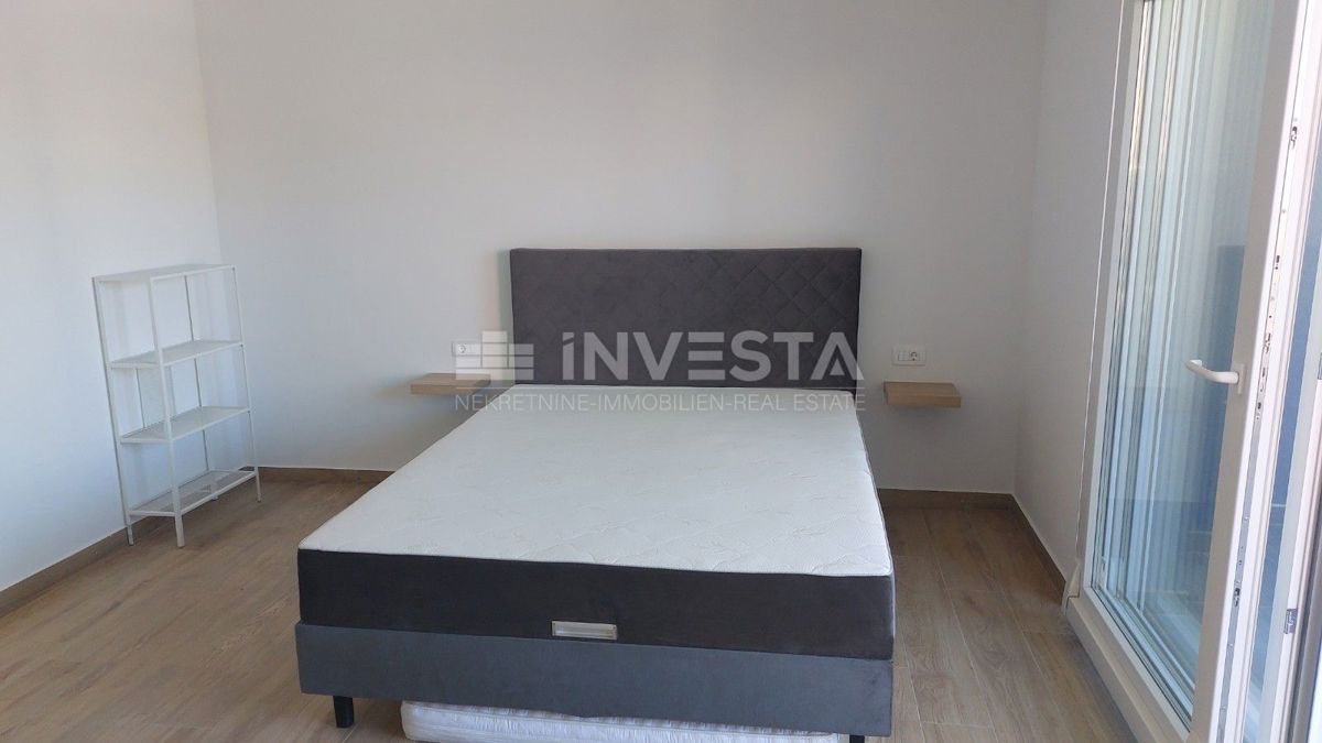 Cittanova, Casa bifamiliare con piscina