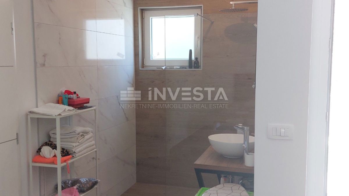 Cittanova, Casa bifamiliare con piscina