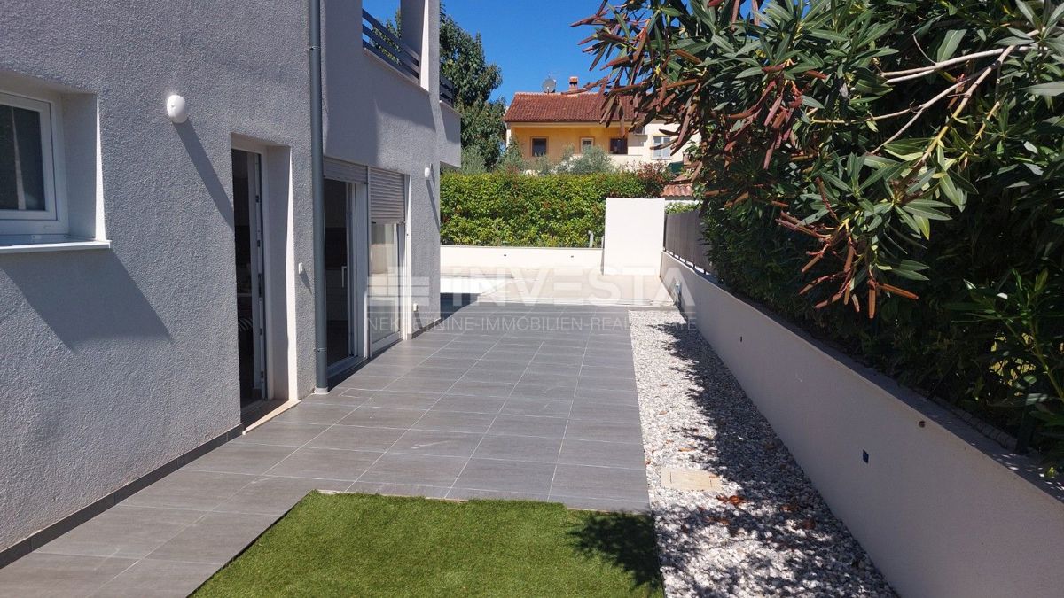 Cittanova, Casa bifamiliare con piscina